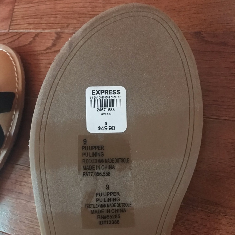 Express Sandals 🖤 - Picture 14 of 16